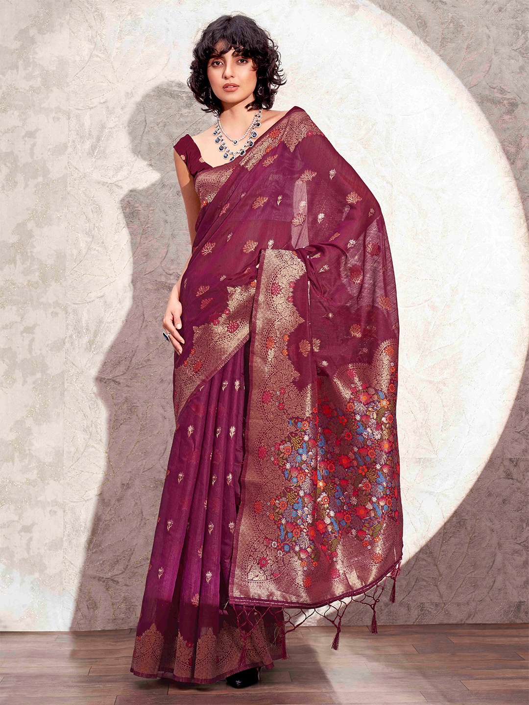 

Tikhi Imli Woven Design Zari Saree, Burgundy