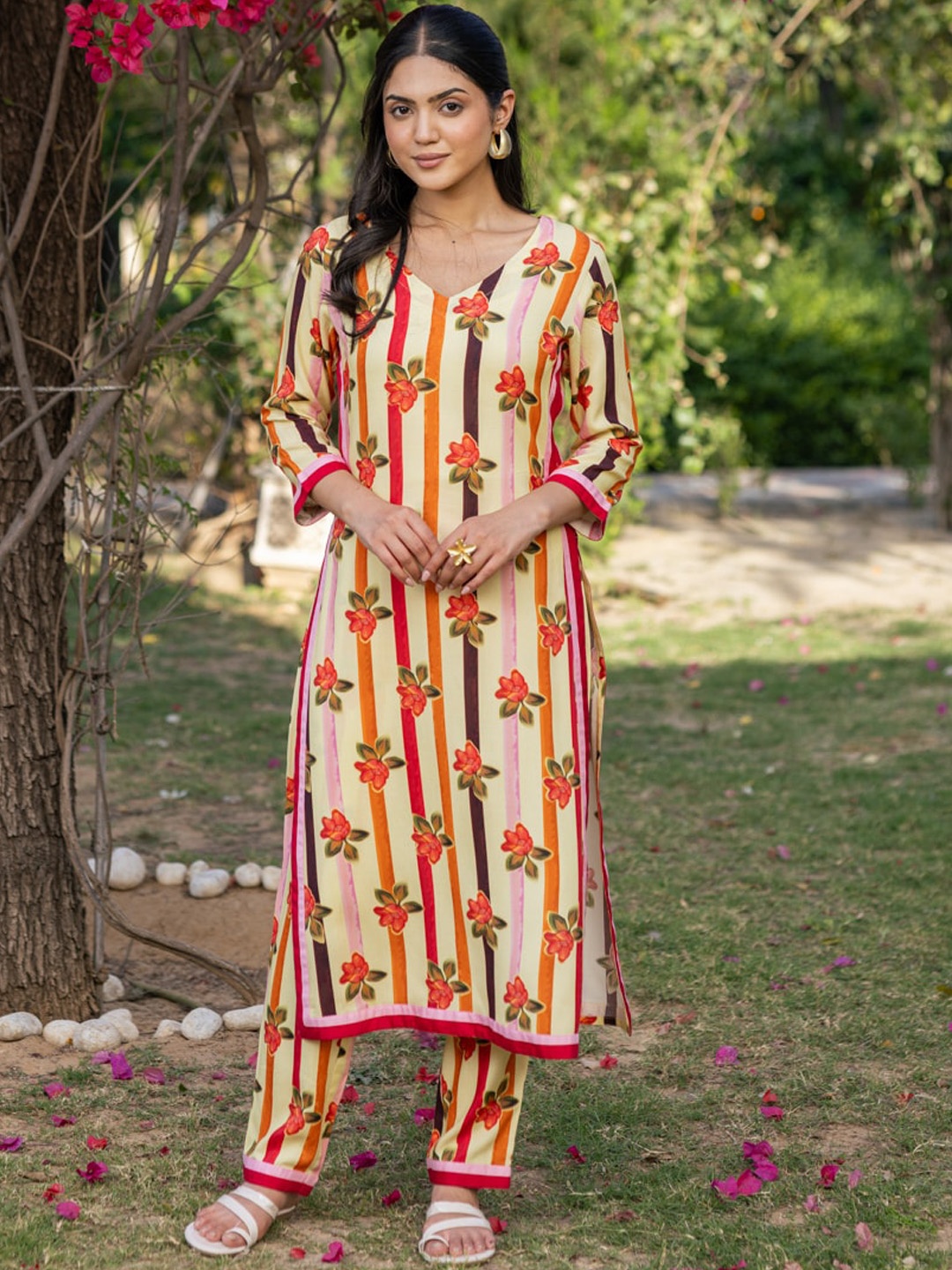 

Ambraee Floral Printed V-Neck Calf Length Straight Kurta with Trouser, Yellow