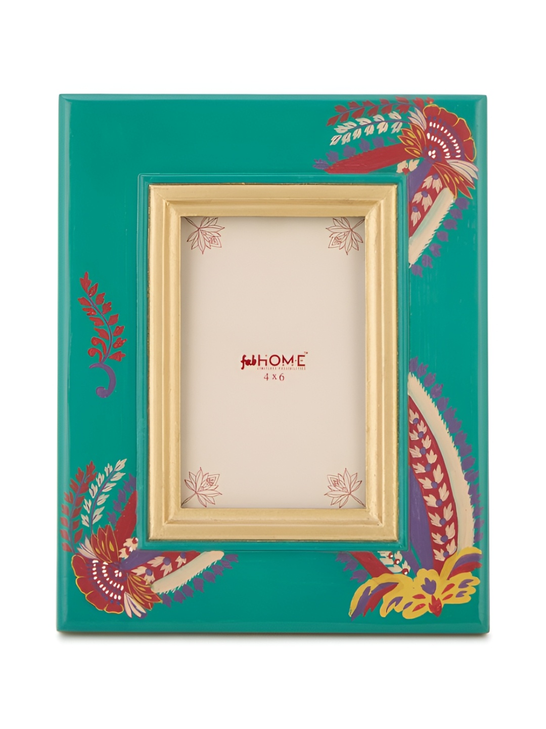 

Fabindia Green & Beige Wooden Table Photo Frames