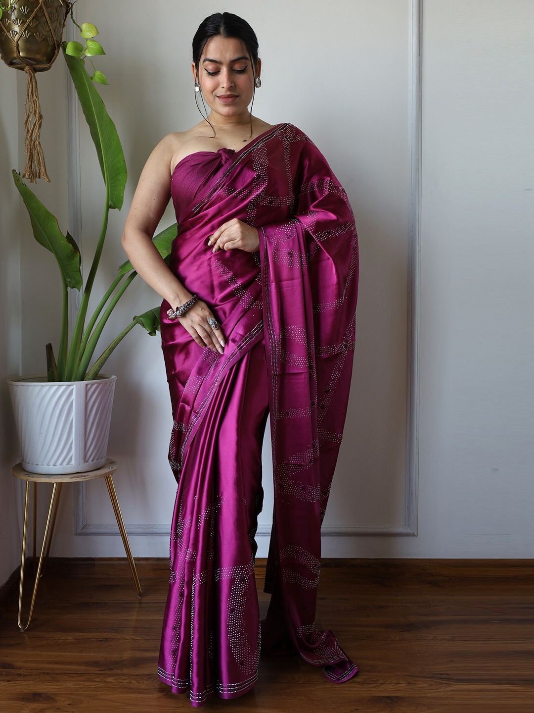 

Anouk Embellished Beads and Stones Poly Crepe Saree, Burgundy