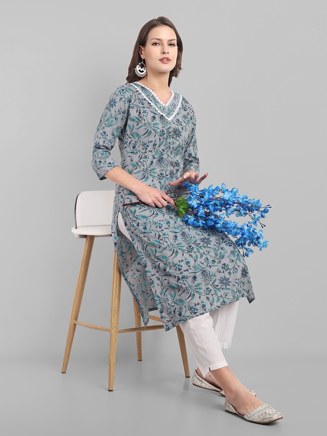 

LYCHNIS Floral Printed Floral Kurta, Grey