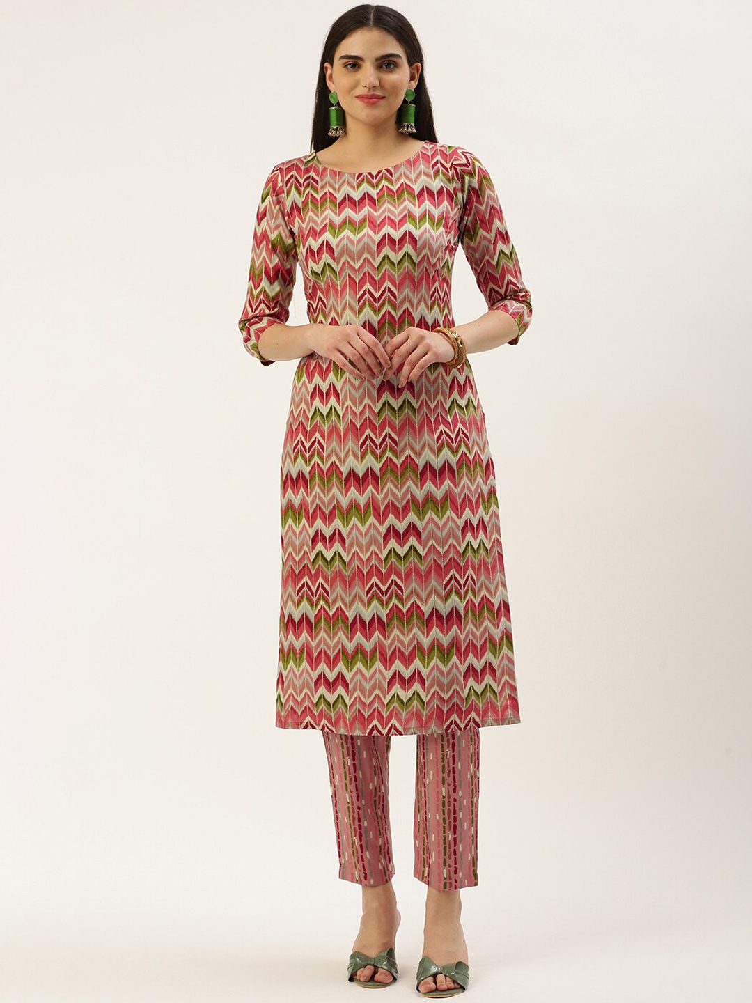 

KALINI Geometric Printed Round Neck Straight Kurta with Trousers, Peach