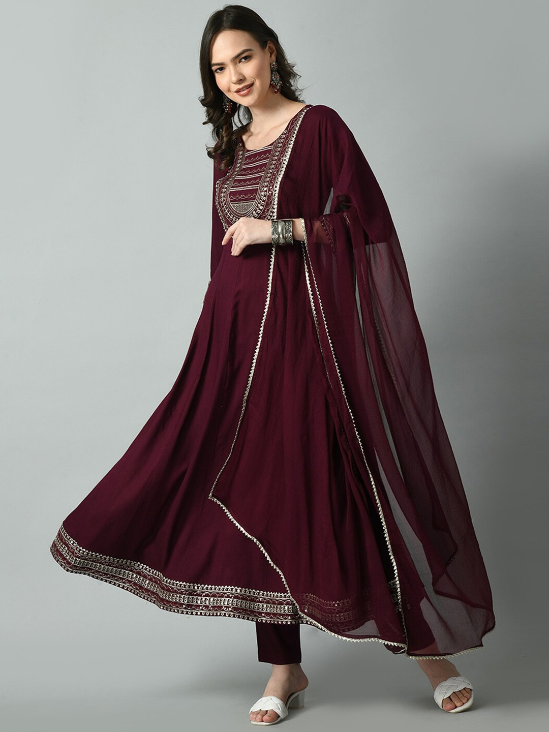 

VIDHANI Floral Yoke Design Regular Sequinned Kurta with Trousers & With Dupatta, Maroon