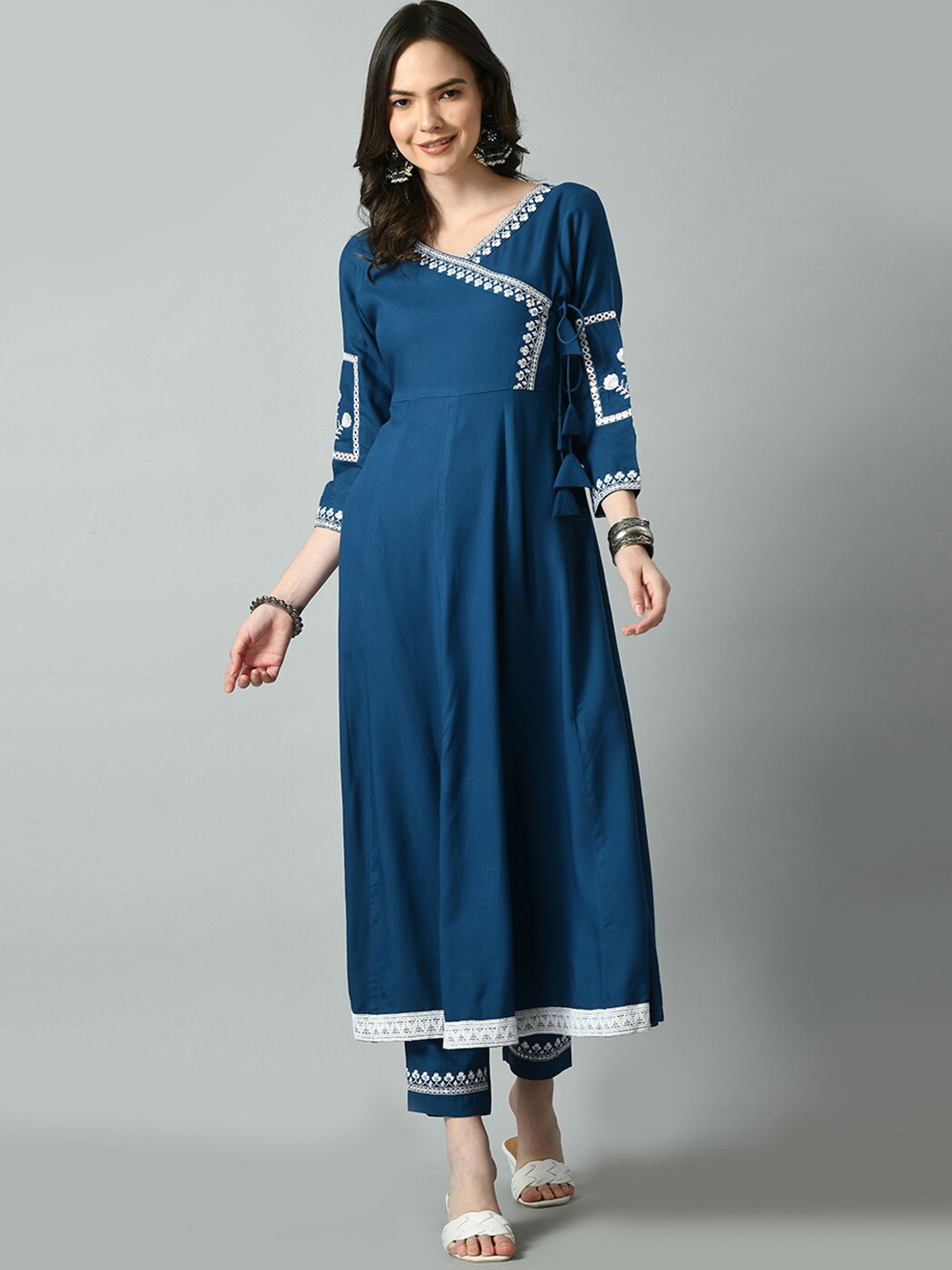 

VIDHANI Regular Kurta with Trousers & With Dupatta, Teal