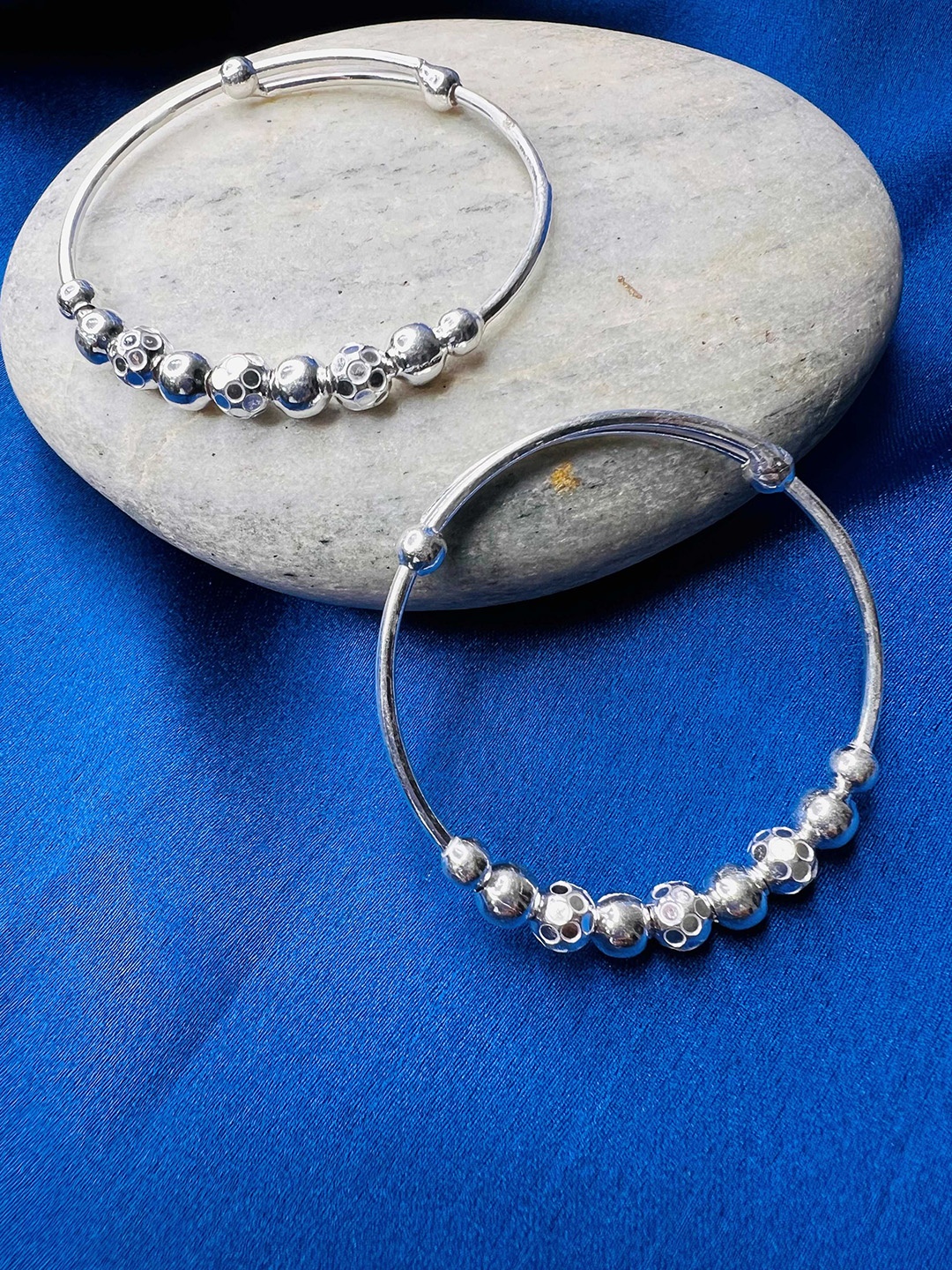 

Arte Jewels Girls Set Of 2 925 Sterling Silver Bangles
