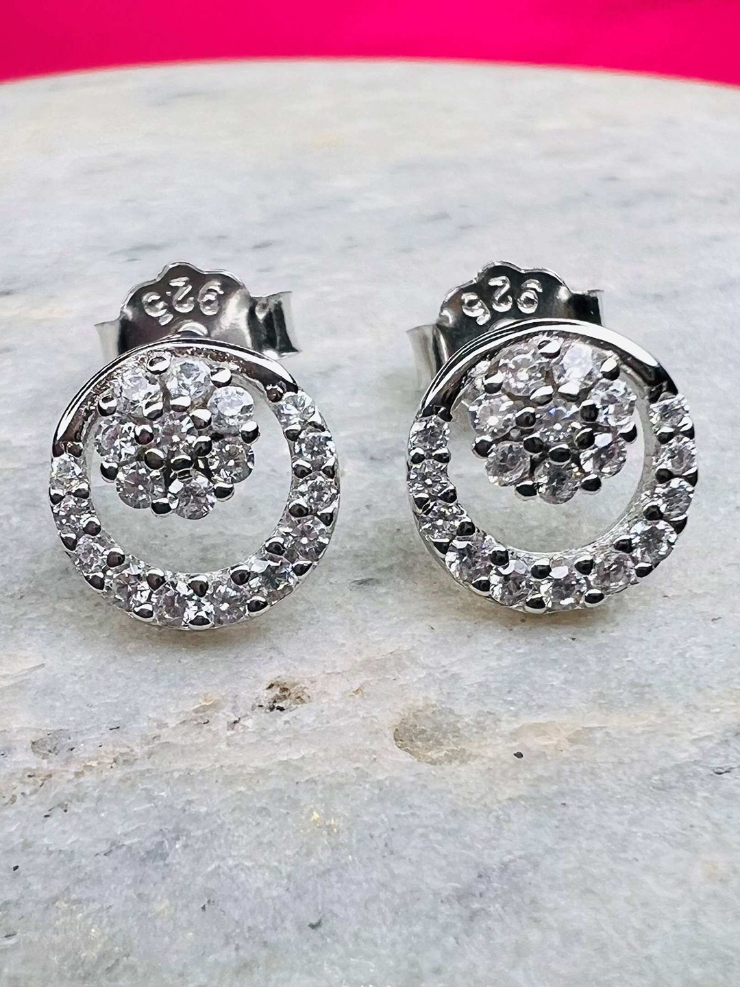 

Arte Jewels 925 Sterling Silver Silver-Plated Cubic Zirconia Contemporary Stud Earrings