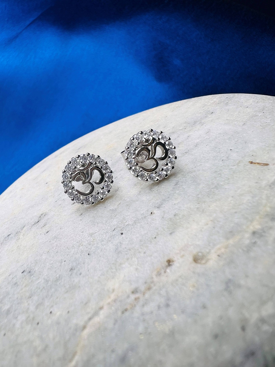 

Arte Jewels Zircon-Studded 925 Sterling Silver Earrings