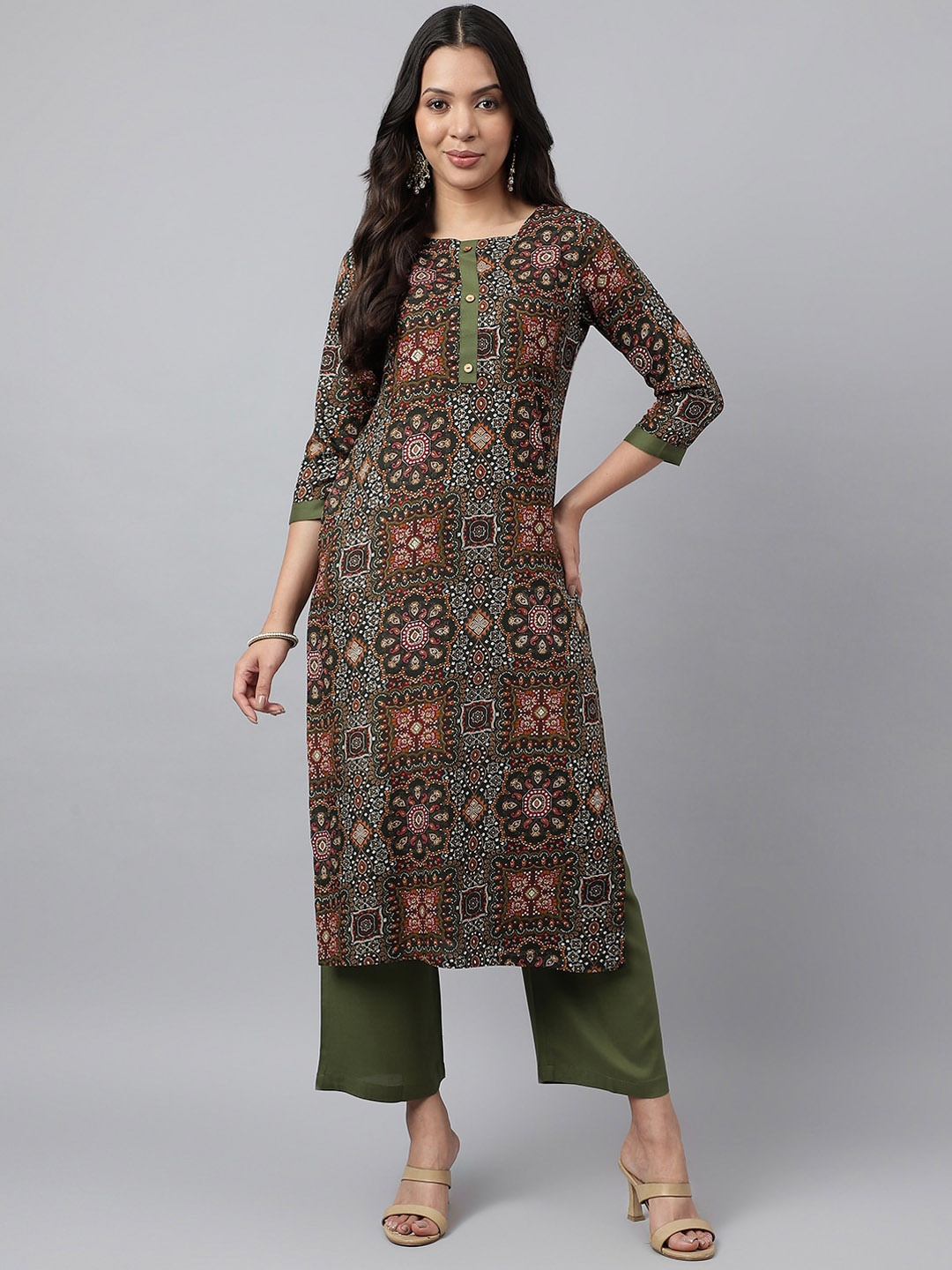 

HRITIKA Ethnic Motifs Printed Round Neck Three-Quarter Sleeves Straight Kurta & Trousers, Green