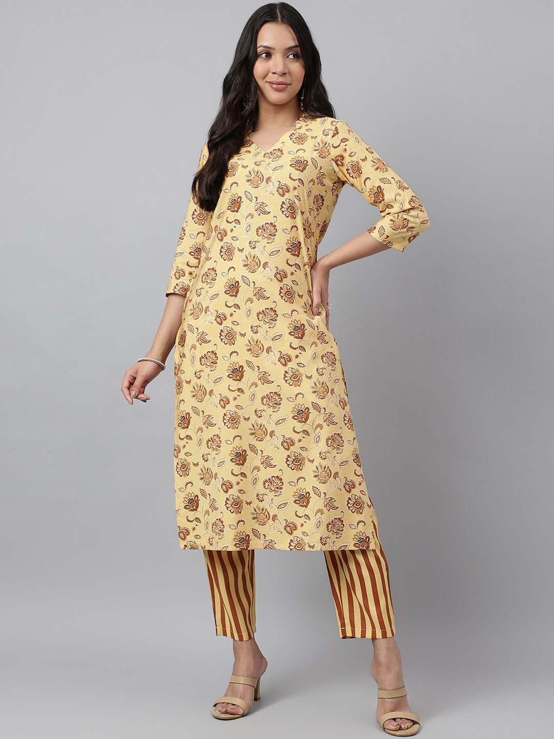 

HRITIKA Ethnic Motifs Printed Round Neck Straight Kurta With Trouser, Yellow
