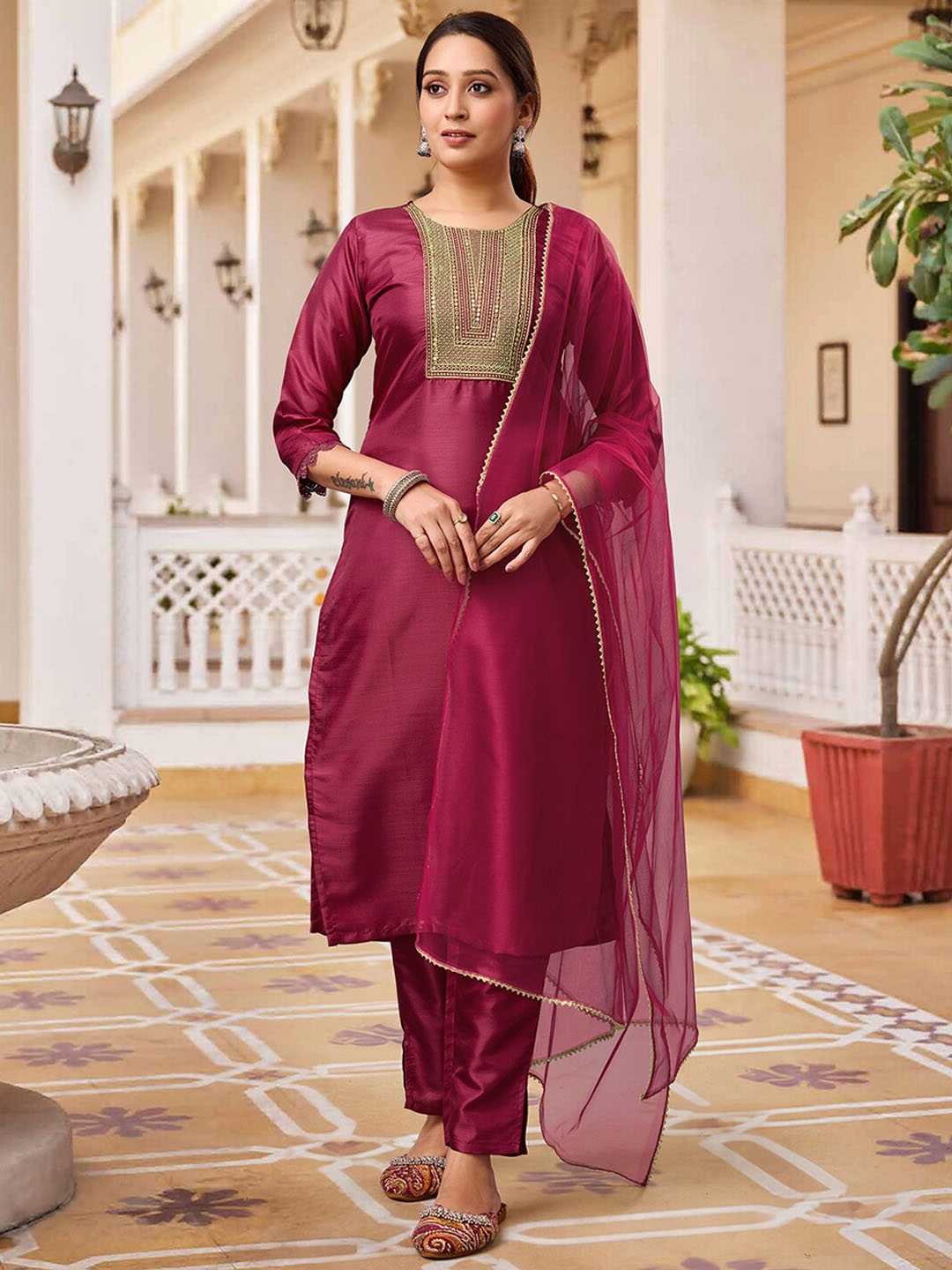 

Twika Geometric Yoke Design Straight Kurta With Trousers & Dupatta, Maroon