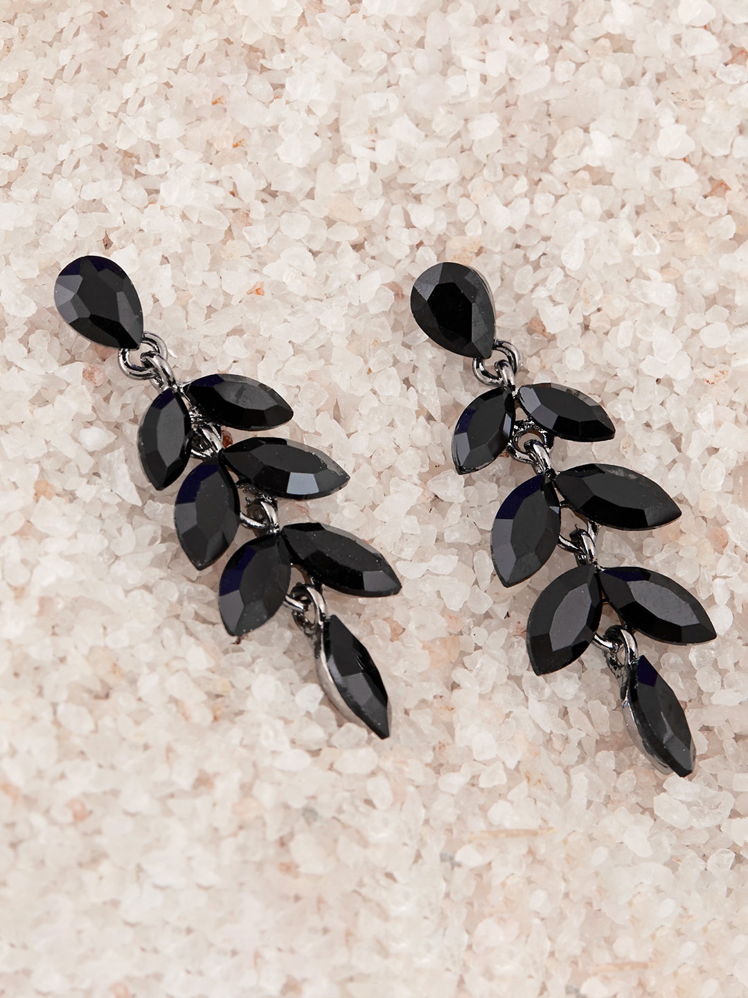 

GRLIE Alloy Artificial Stones Contemporary Drop Earrings, Black