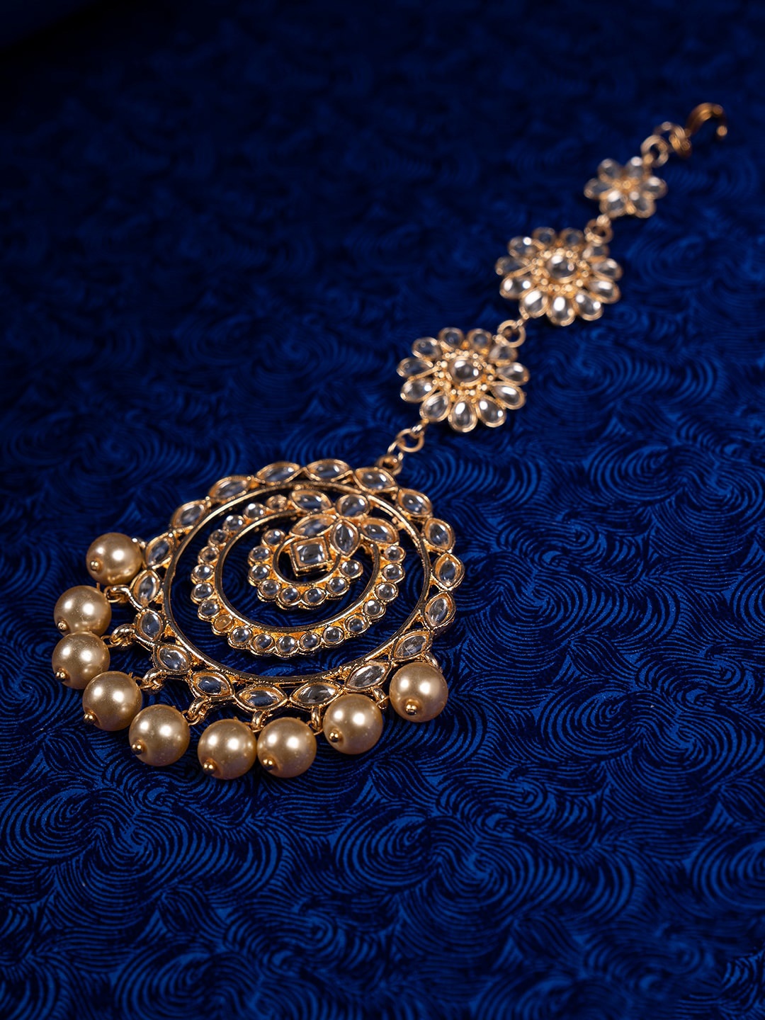 

Shoshaa 22 Kt Gold-Plated Artificial Stones and Beads Studded Maang Tikka Head Jewellery