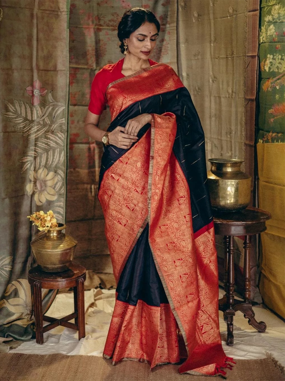 

KALINI Woven Design Zari Saree, Black