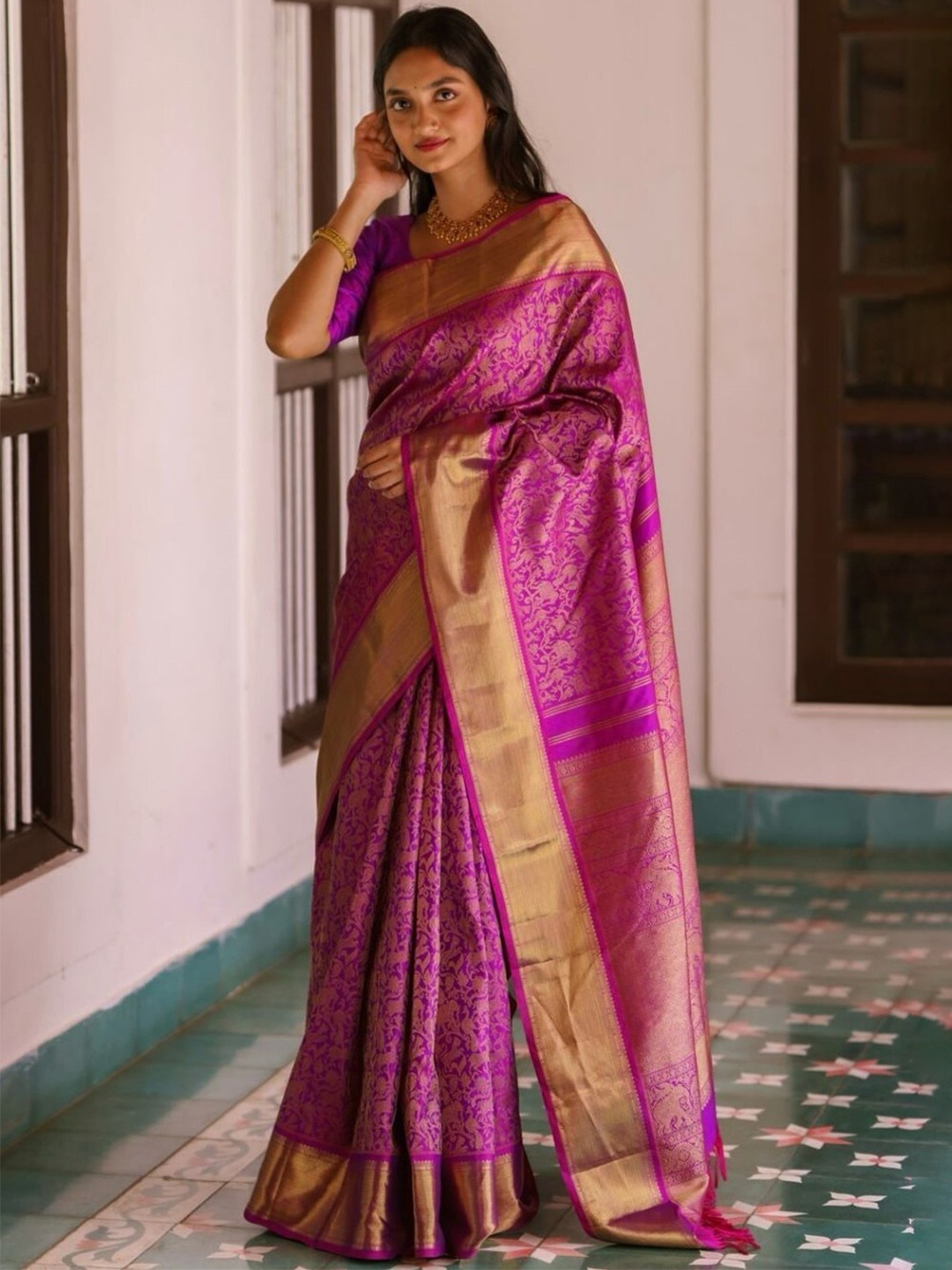

Mitera Purple Floral Woven Design Zari Saree