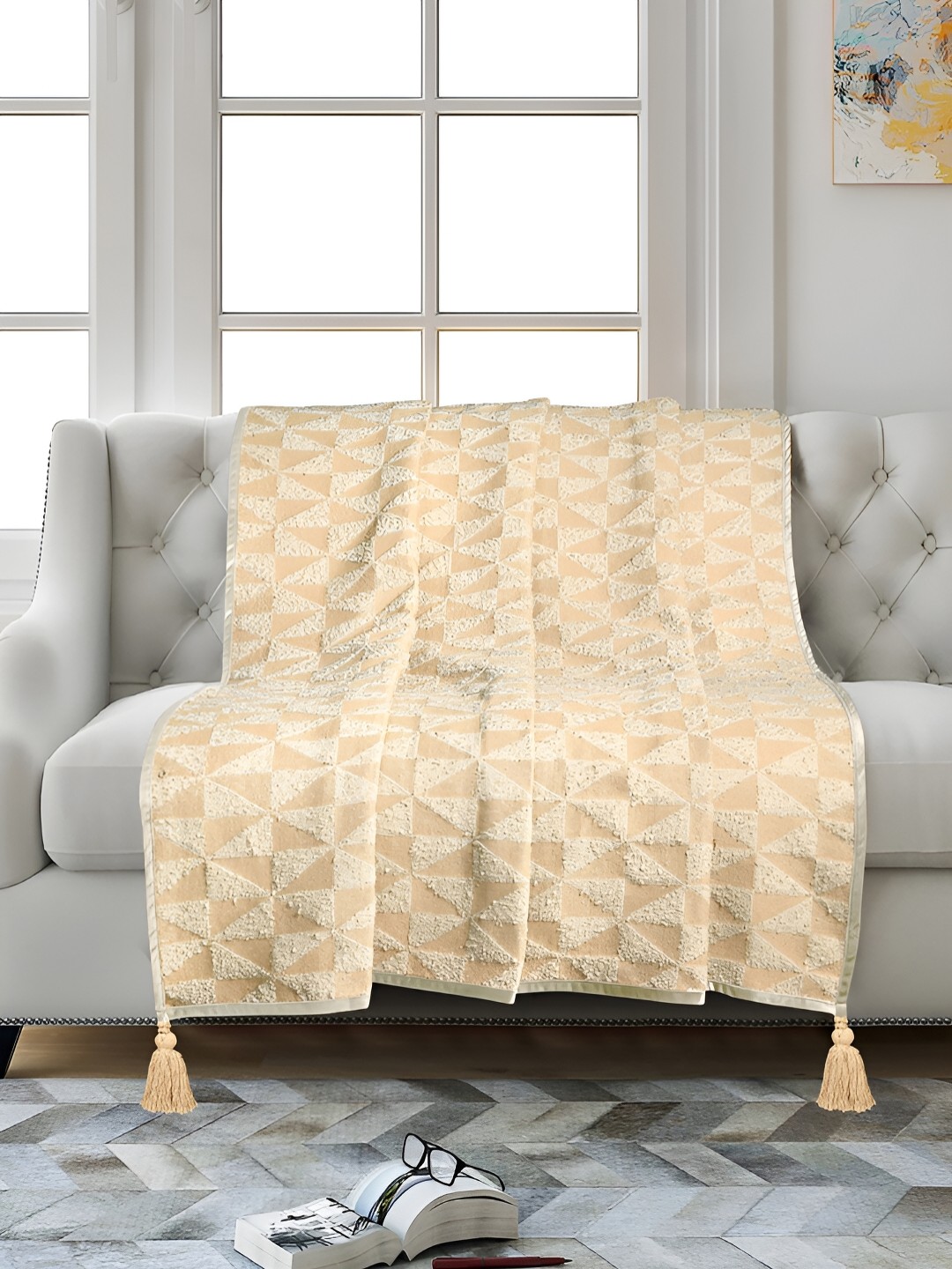 

Saral Home Beige Geometric Printed Sofa Throws