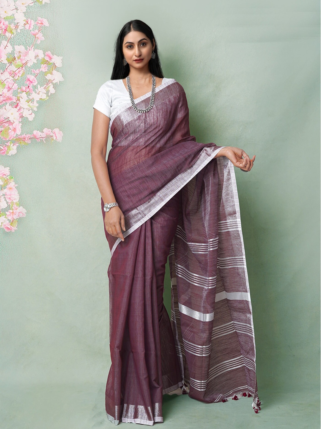 

Unnati Silks Zari Silk Cotton Handloom Jamdani Saree, Burgundy