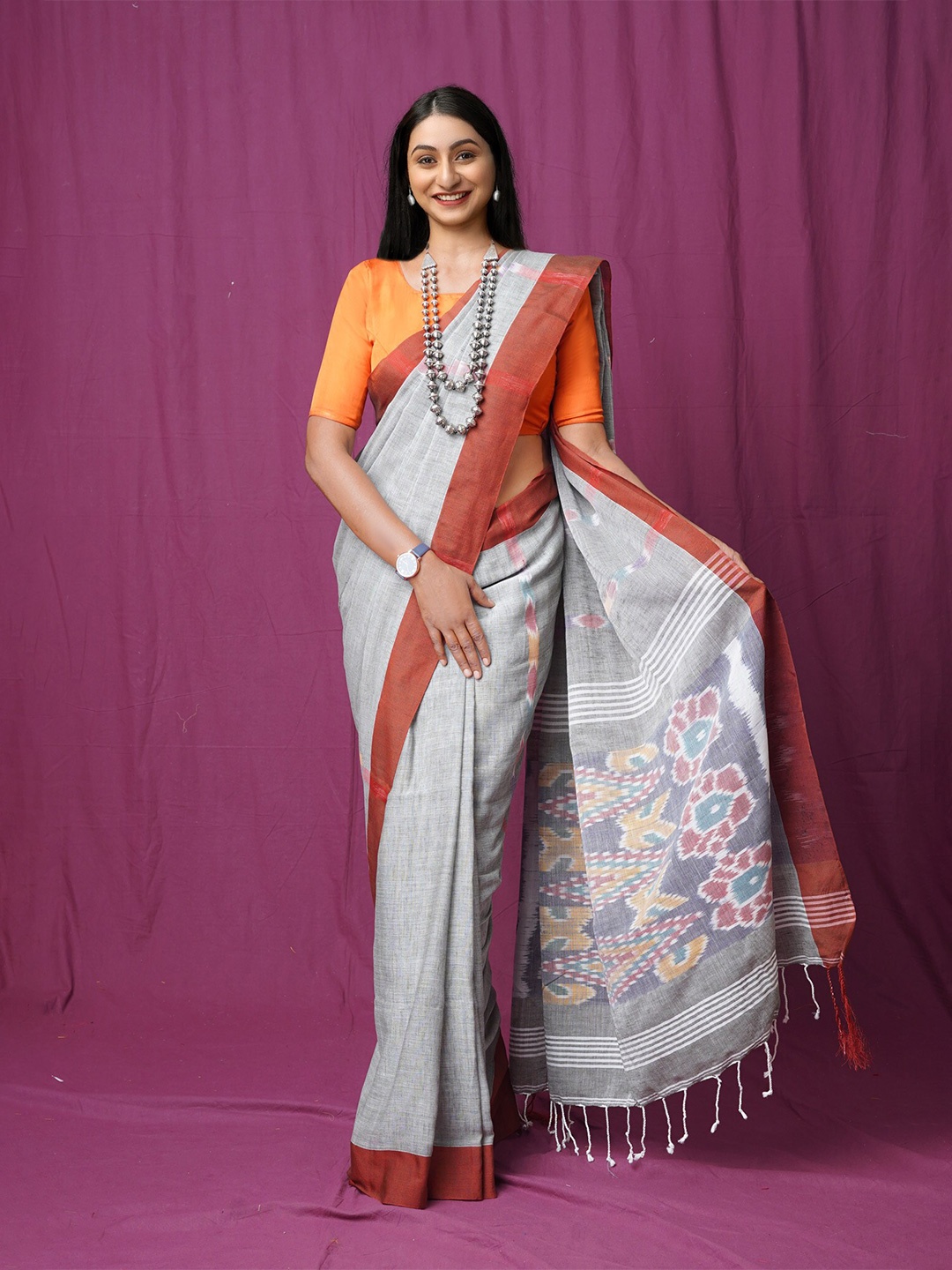 

Unnati Silks Woven Design Pure Linen Handloom Pochampally Saree, Grey