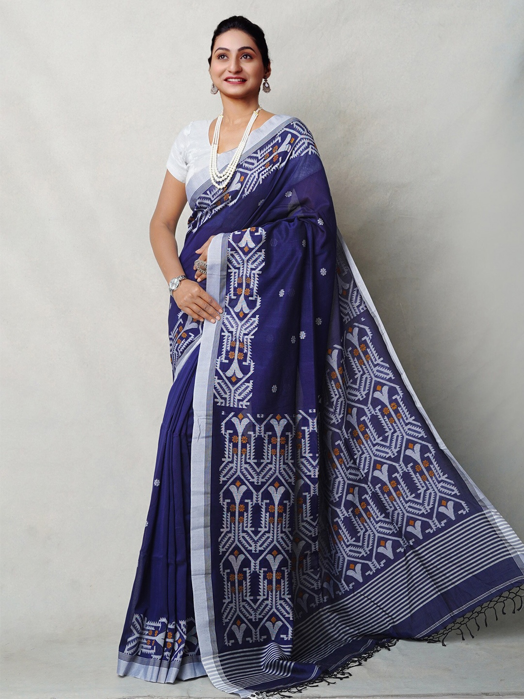 

Unnati Silks Woven Design Zari Pure Linen Handloom Jamdani Saree, Navy blue