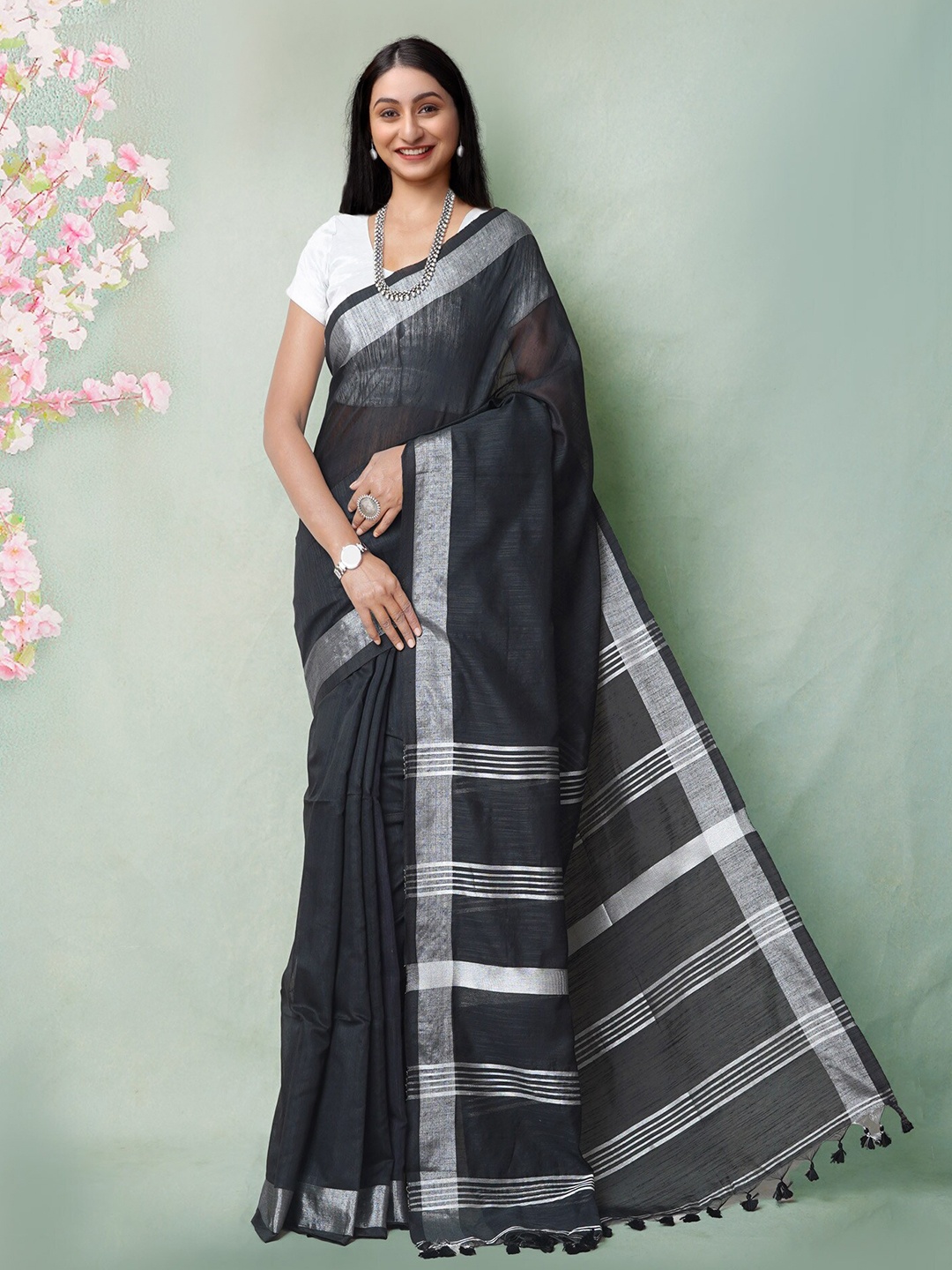 

Unnati Silks Zari Silk Cotton Handloom Jamdani Saree, Black