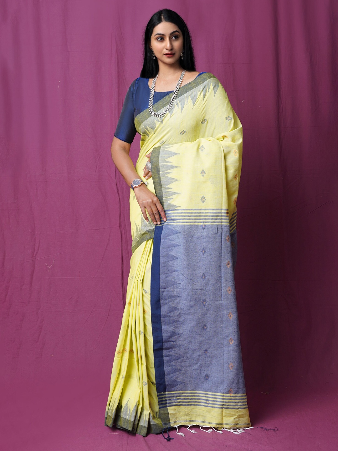 

Unnati Silks Woven Design Pure Linen Handloom Jamdani Saree, Yellow