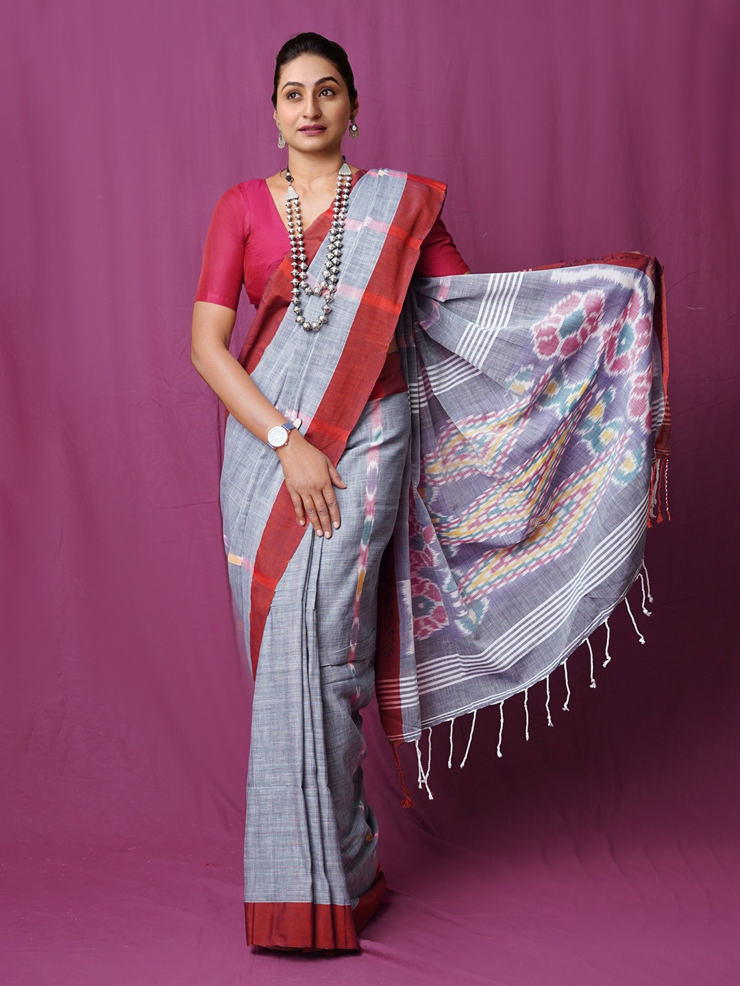 

Unnati Silks Woven Design Pure Linen Handloom Pochampally Saree, Grey