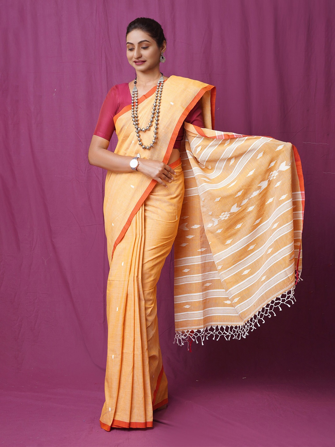 

Unnati Silks Woven Design Pure Linen Handloom Jamdani Saree, Orange