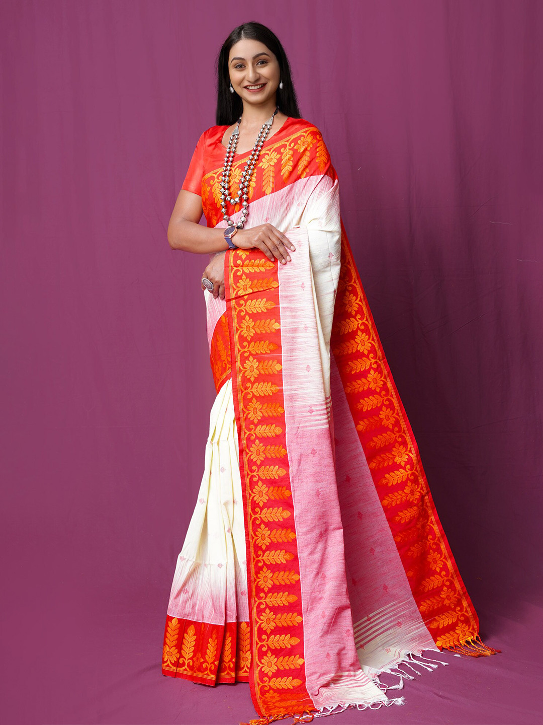 

Unnati Silks Woven Design Zari Pure Linen Handloom Jamdani Saree, Cream