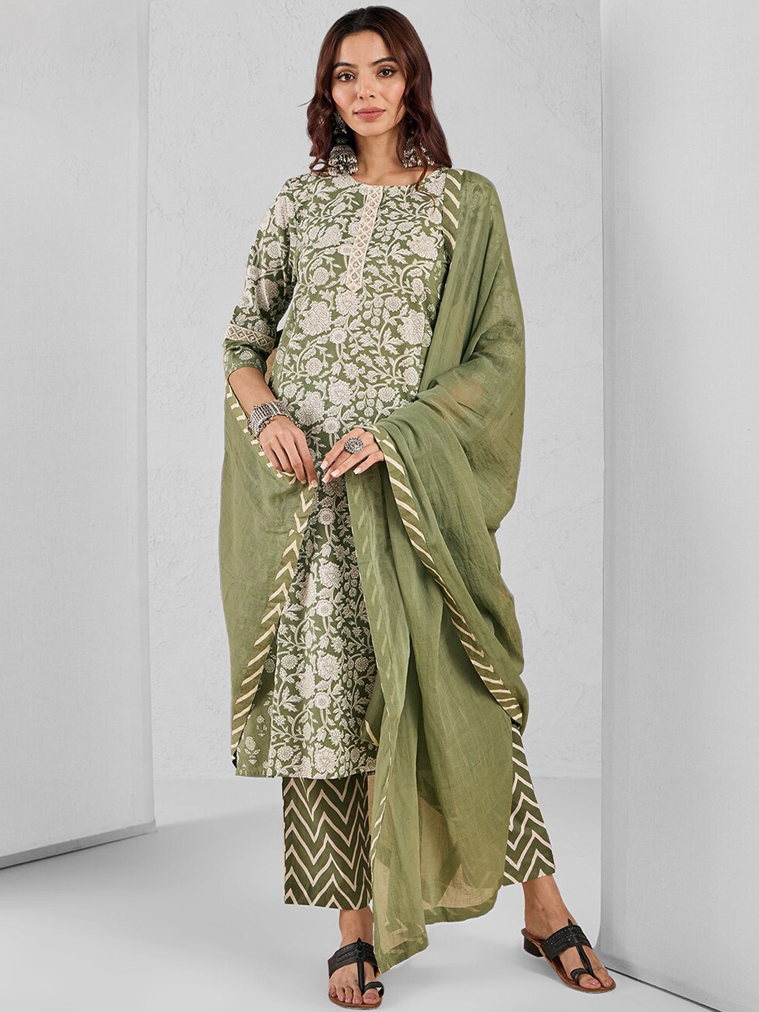 

Likha Floral Printed Sequinned Pure Cotton Straight Kurta with Trousers & Dupatta, Green