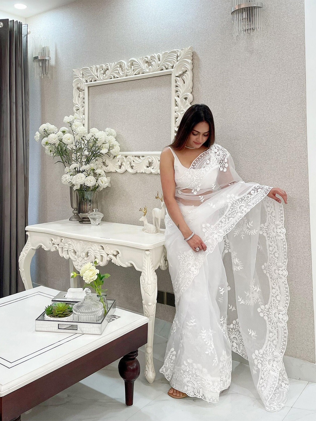 

Anouk Floral Embellished Embroidered Organza Saree, White