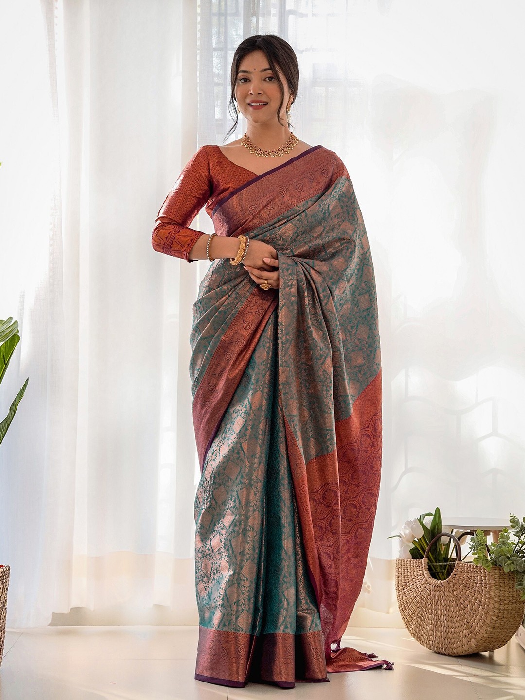 

Anouk Ethnic Woven Design Zari Kanjeevaram Saree, Teal