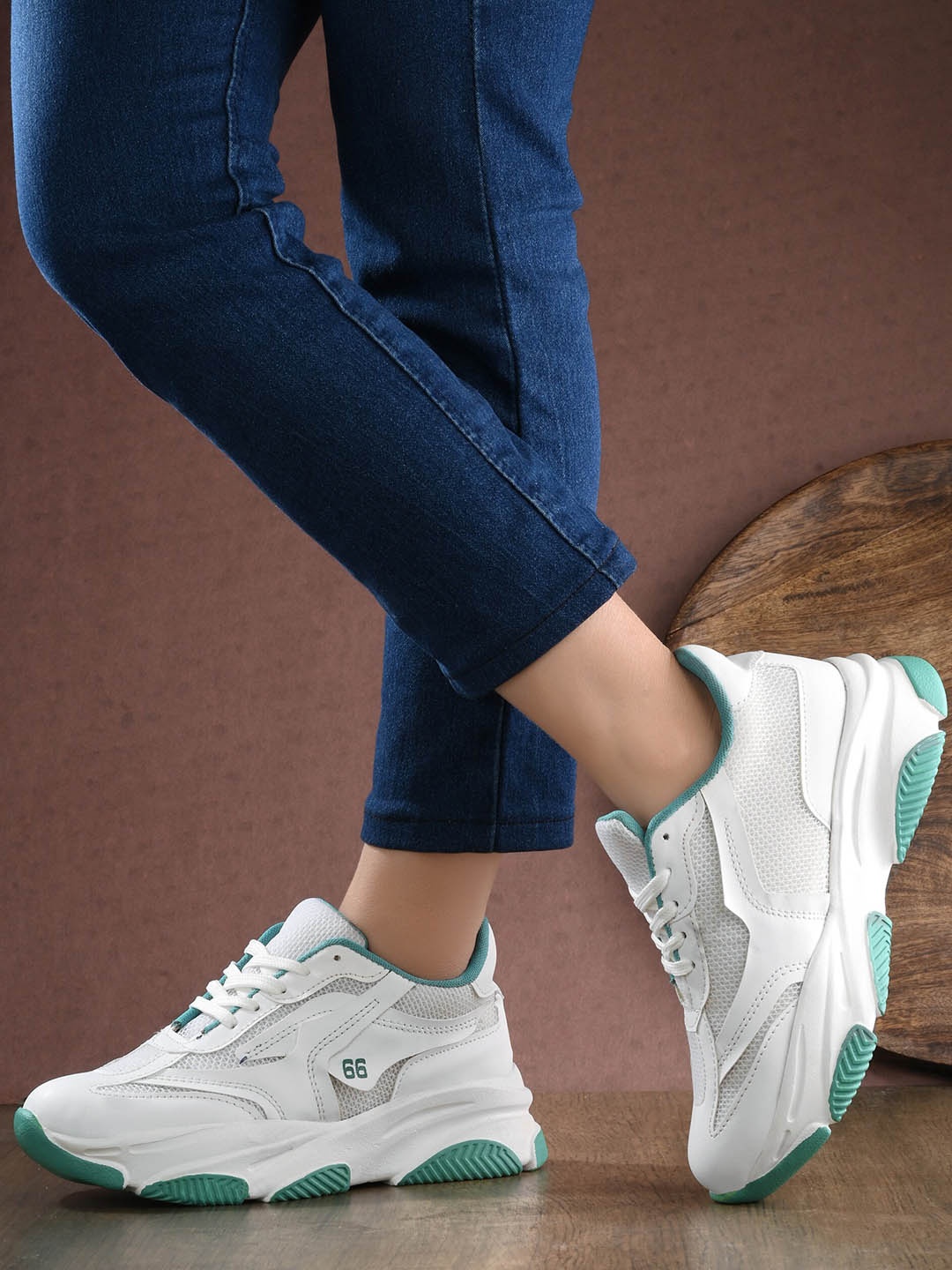 

Layasa Women Textured Lace-Up Walking Shoes, Green