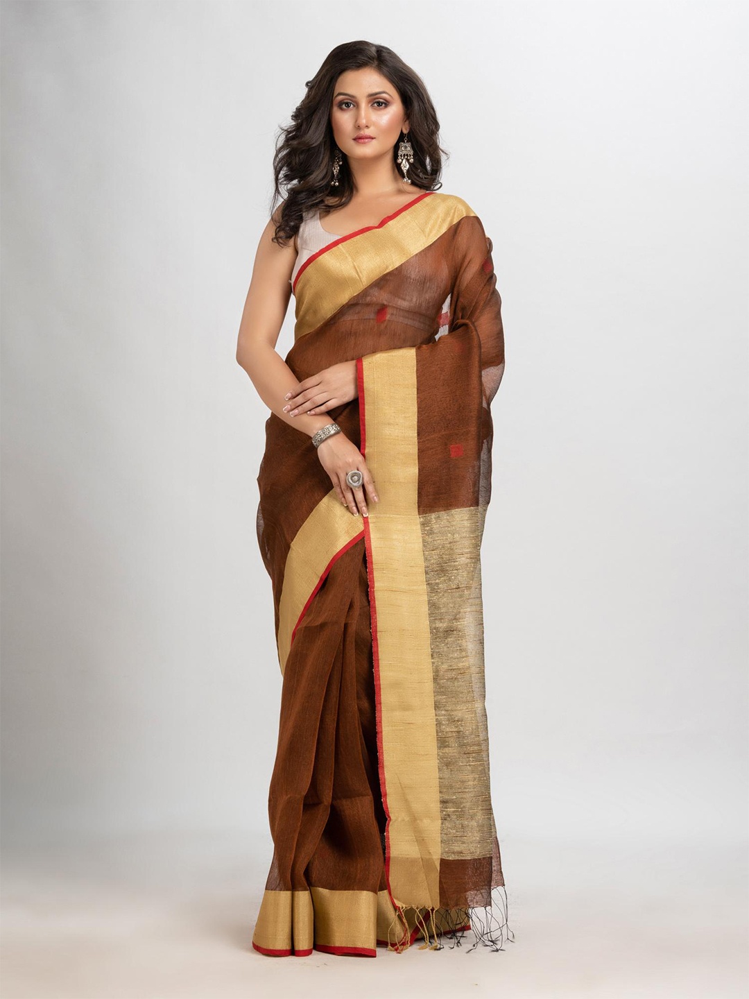 

Angoshobha Zari Pure Linen Jamdani Saree, Brown