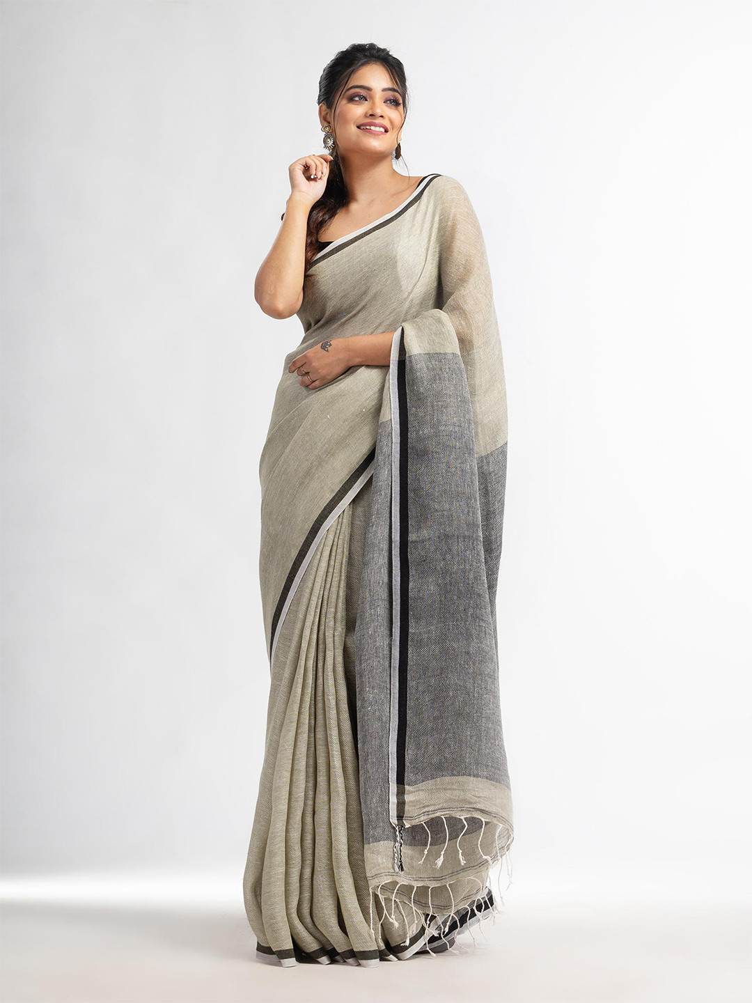 

Angoshobha Pure Linen Saree, Green