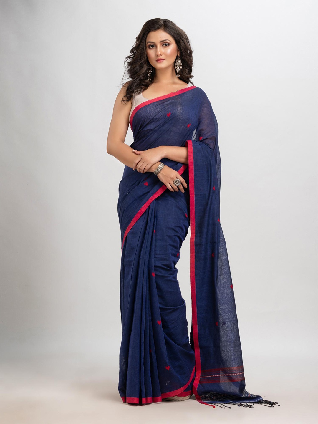 

Angoshobha Woven Design Pure Cotton Jamdani Saree, Blue