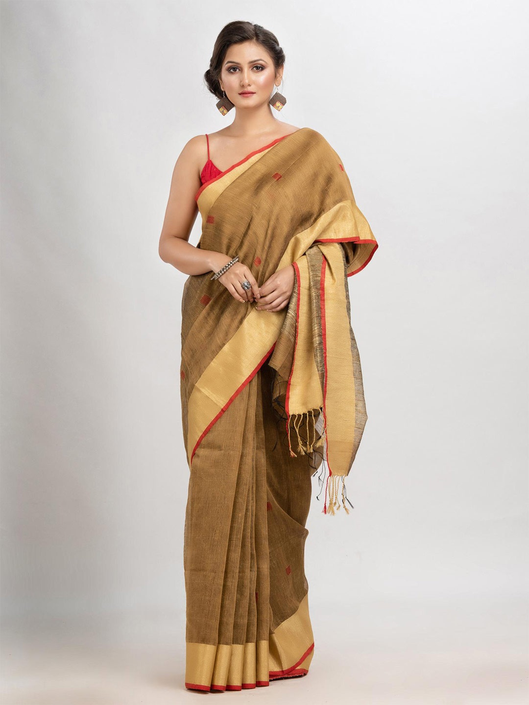 

Angoshobha Woven Design Zari Pure Linen Jamdani Saree, Beige