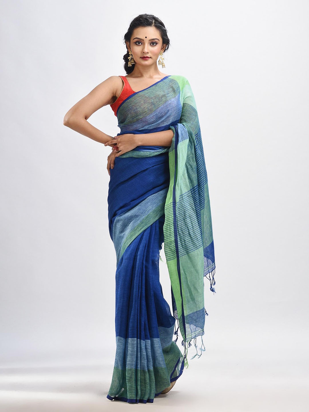 

Angoshobha Colourblocked Pure Linen Saree, Blue