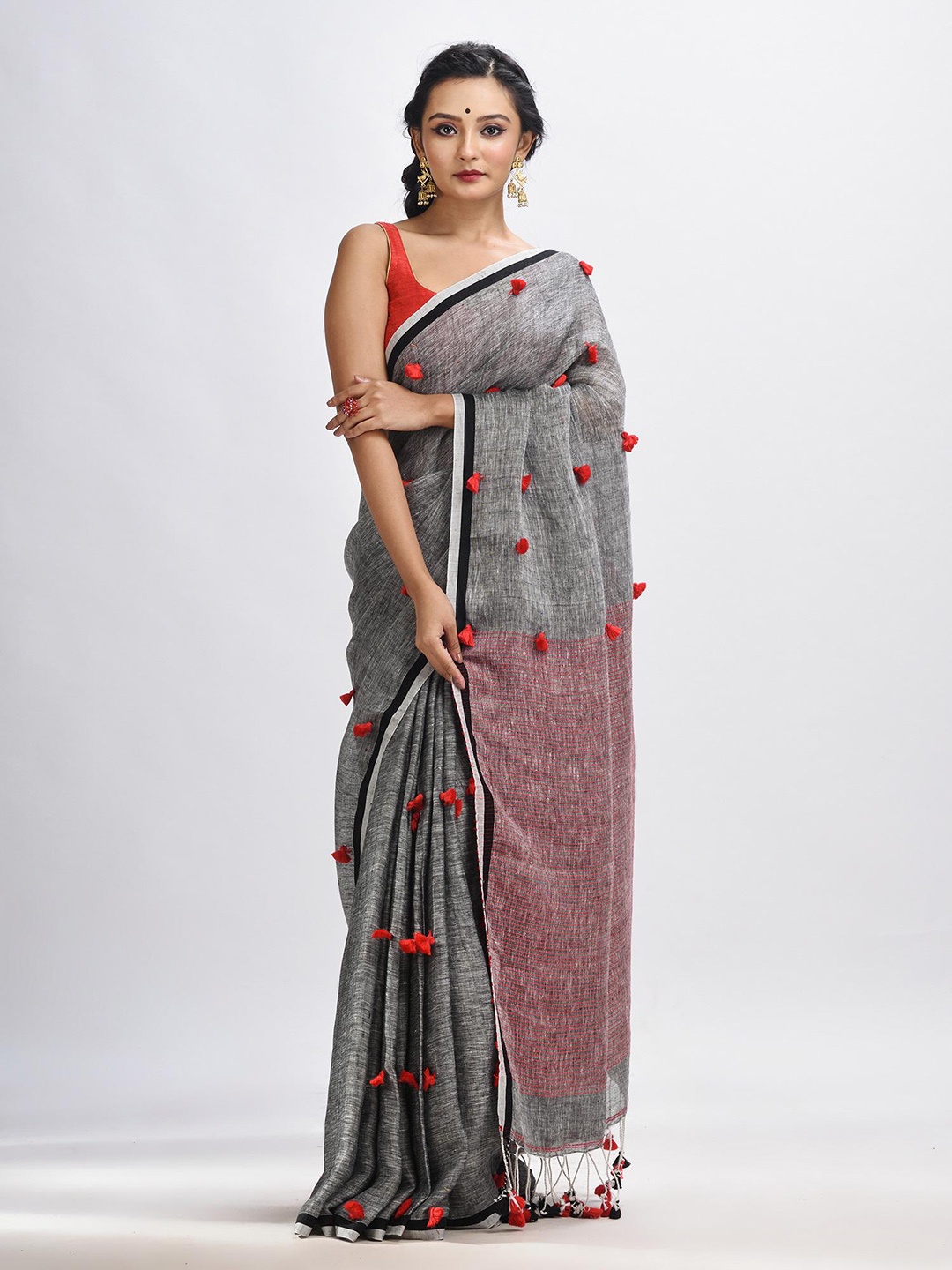 

Angoshobha Embellished Pure Linen Saree, Grey