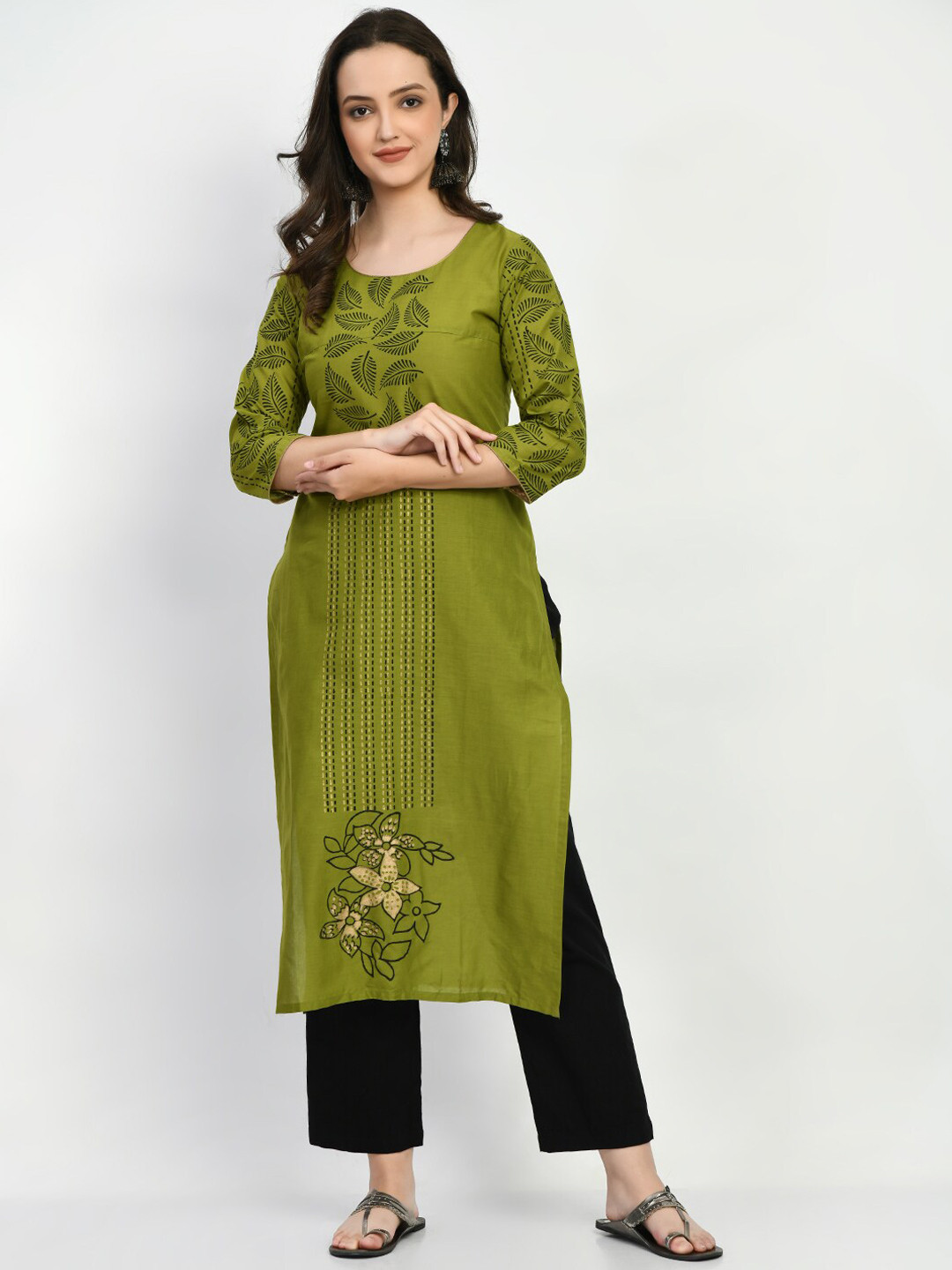 

KALINI Florakl Printed Round Neck Cotton Straight Kurta, Green