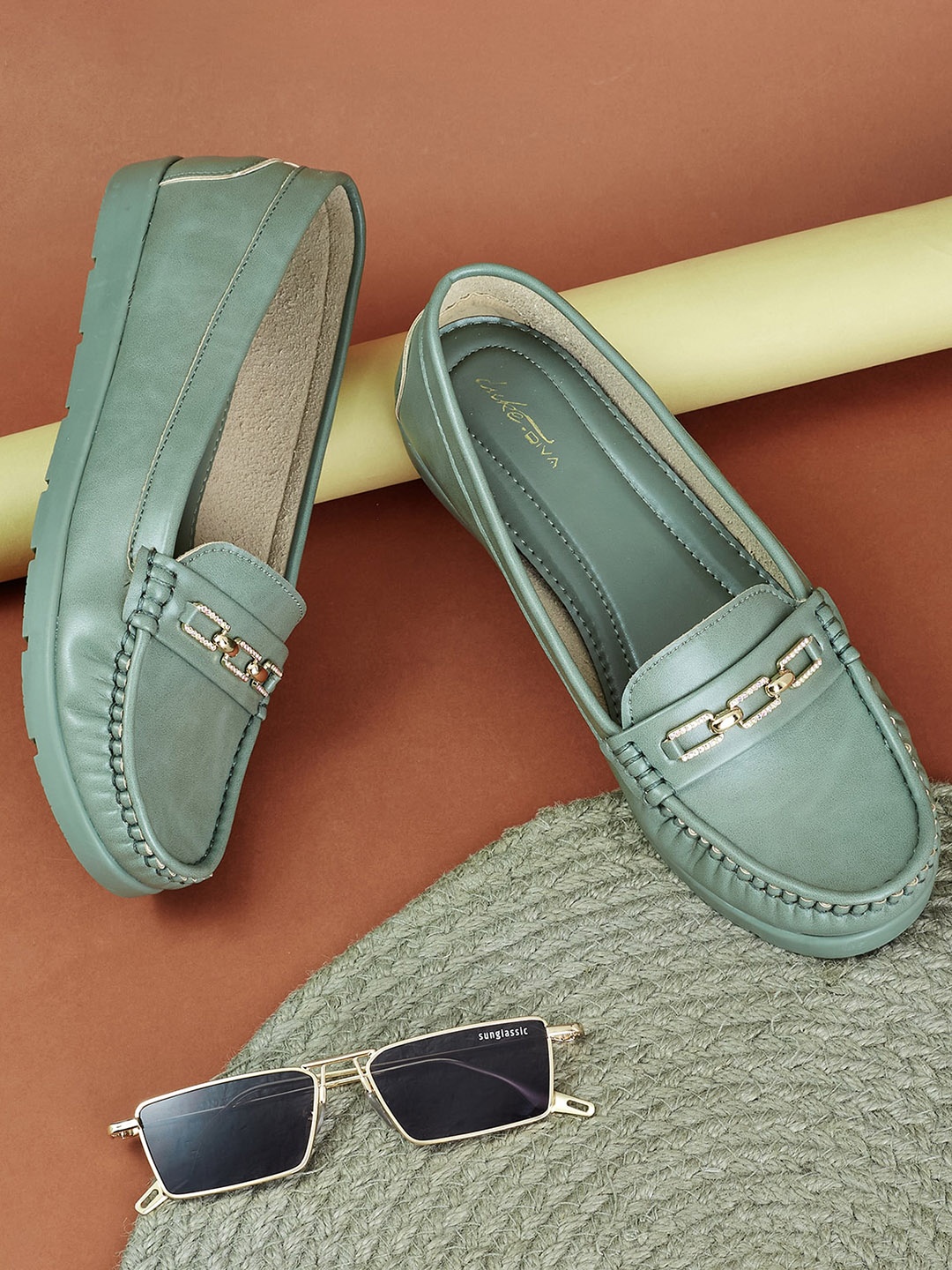 

Duke Women Embellished Loafers, Green