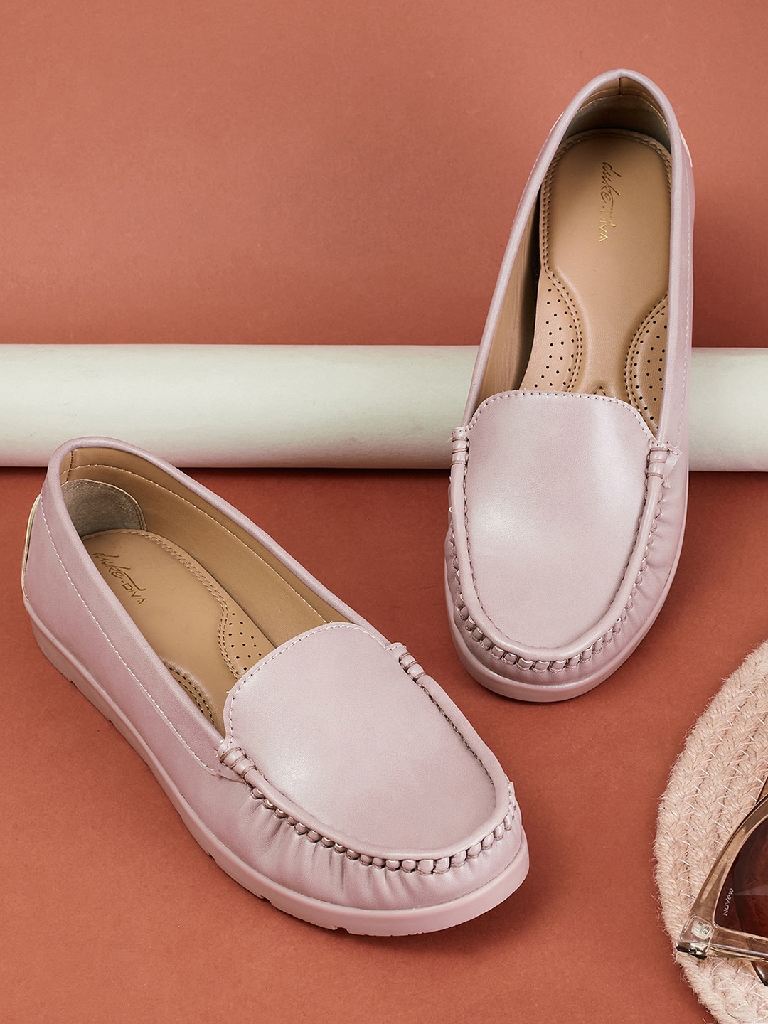 

Duke Women Round Toe Loafers, Mauve