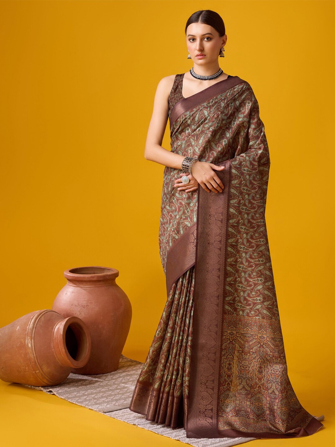 

SANGAM PRINTS Paisley Printed Zari Saree, Brown