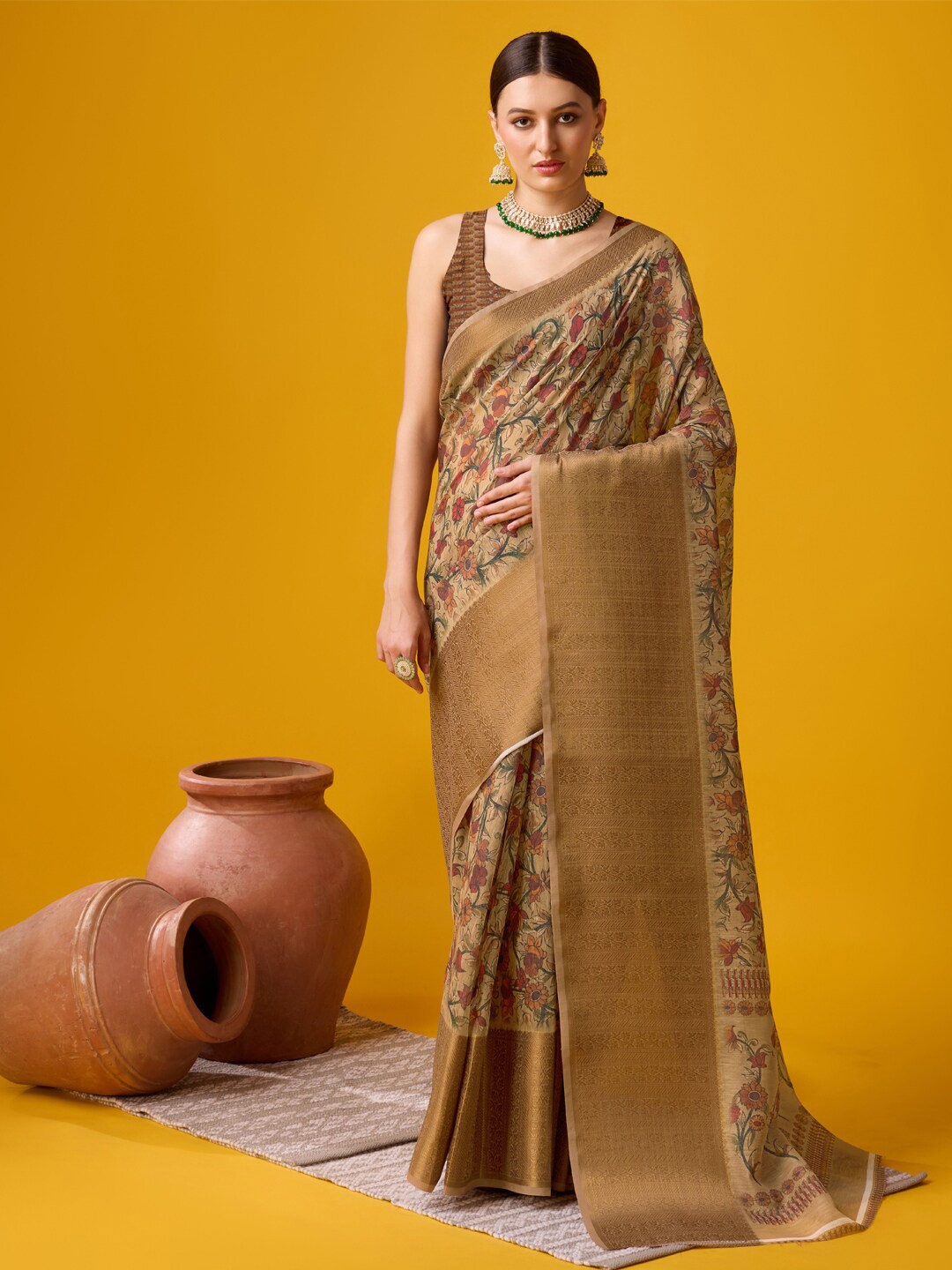 

SANGAM PRINTS Floral Printed Zari Saree, Brown