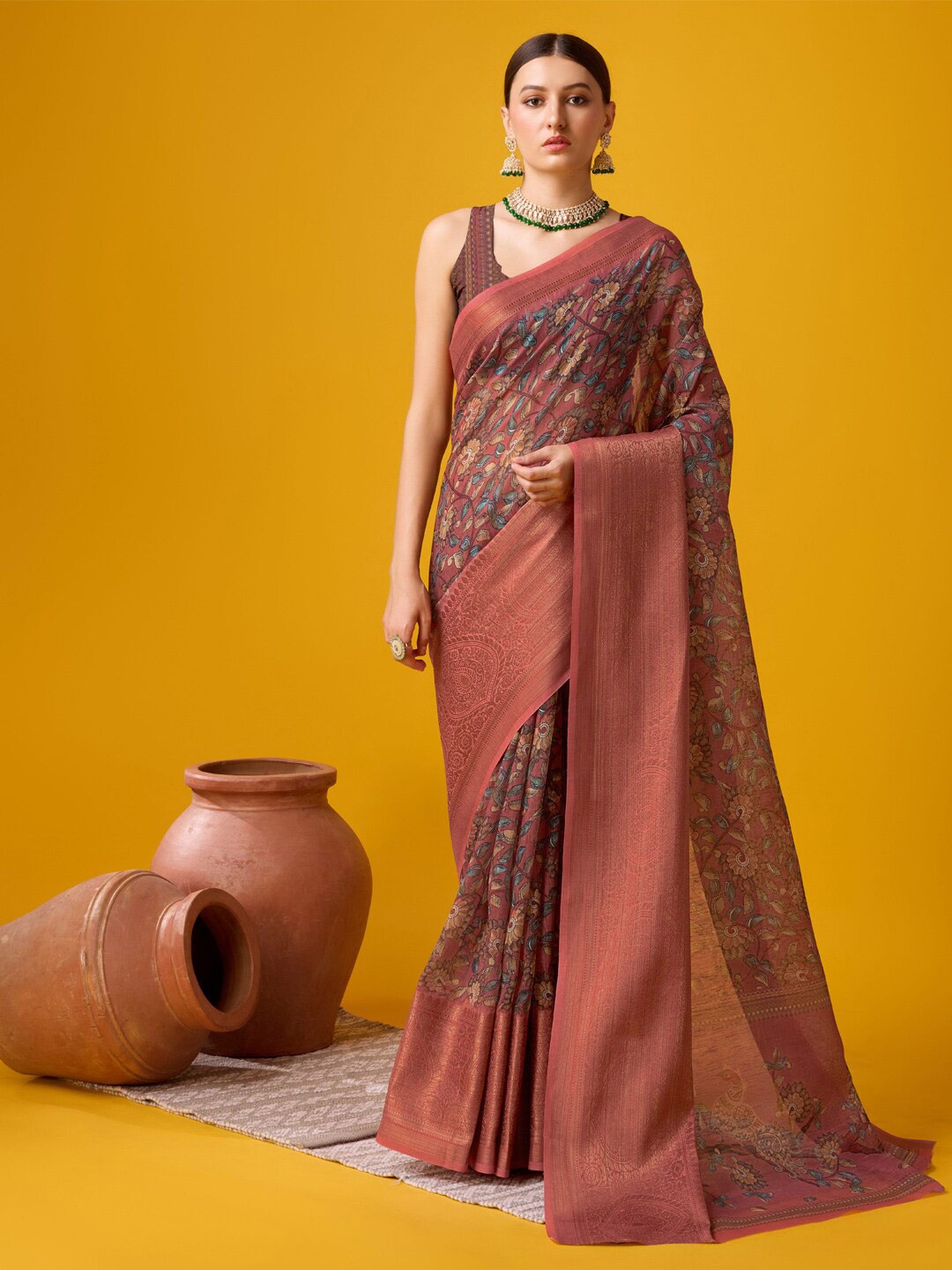 

SANGAM PRINTS Floral Printed Zari Saree, Peach