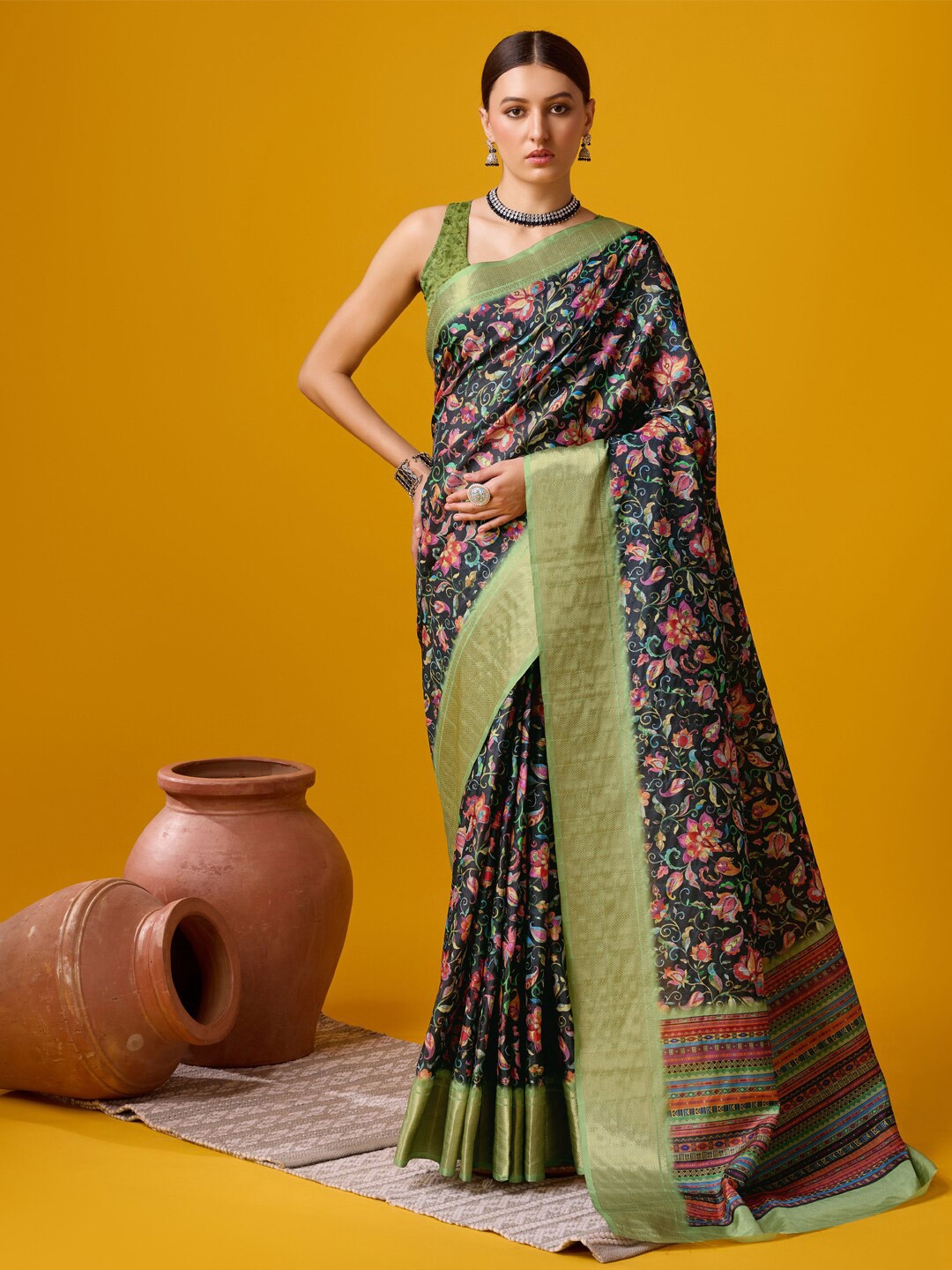 

SANGAM PRINTS Ethnic Motifs Printed Cotton Zari Saree, Black