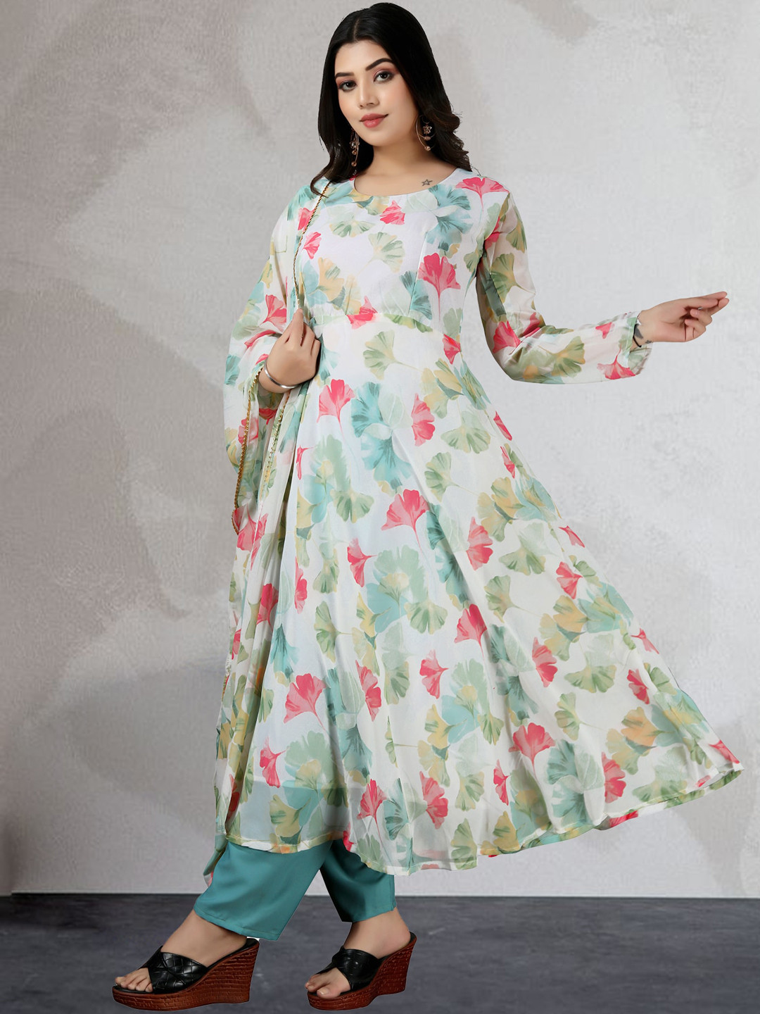 

N N ENTERPRISE Round Neck Long Sleeves Floral Printed Kurta with Trouser & Dupatta, White