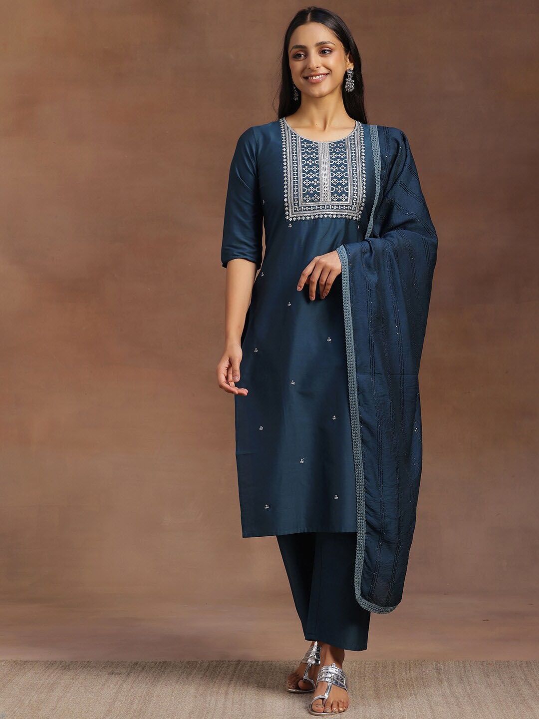 

Libas Floral Yoke Design Regular Thread Work Kurta With Trousers & Dupatta, Blue