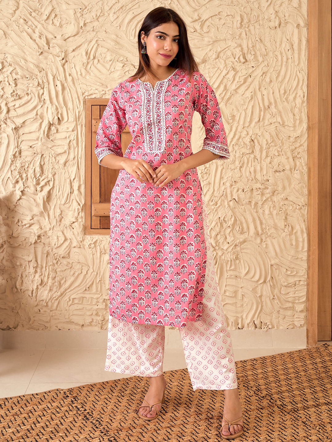 

Libas Floral Printed Regular Pure Cotton Kurta with Palazzos, Peach