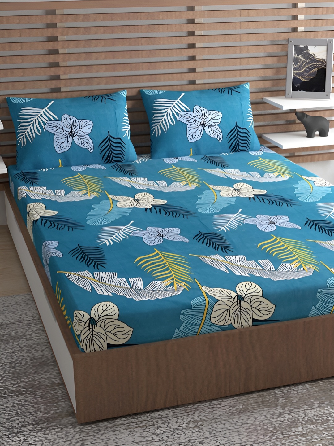 

Lunar Days Sea Green Floral Cotton 140 TC Queen Bedsheet with 2 Pillow Covers