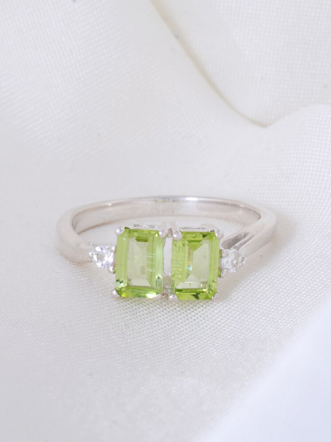 

HIFLYER JEWELS 925 Sterling Silver Stone Studded Finger Ring