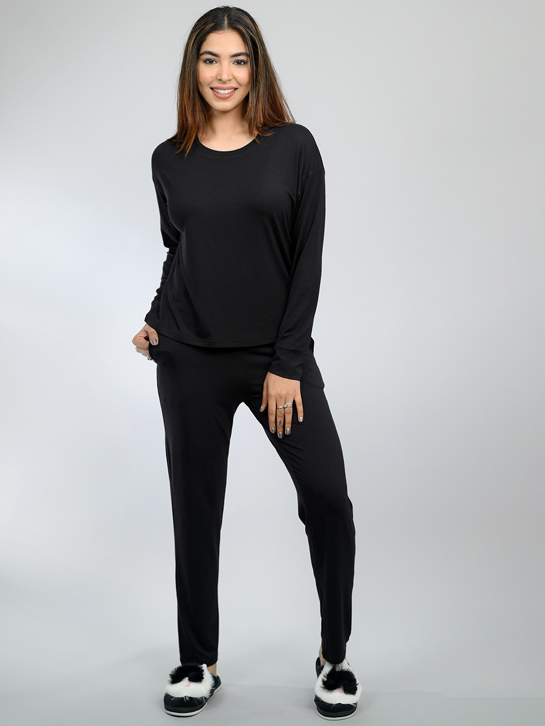 

Mlada Round Neck Long Sleeves T-shirt With Pyjamas, Black